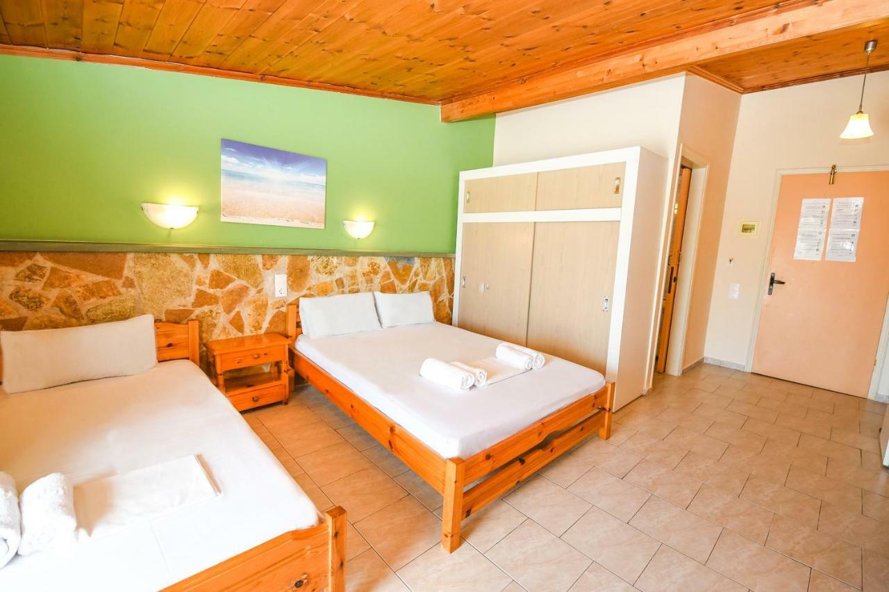 Vanessa Hotel Kalamákion Rum bild